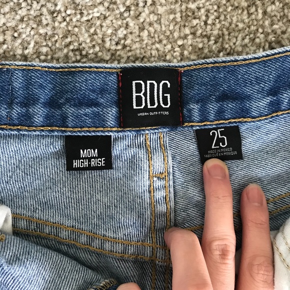 BDG Mom Denim Jean Shorts - Picture 5 of 7